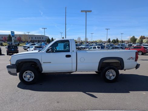 Used 2004 Chevrolet Silverado 2500 W/T AWD/4WD image 9