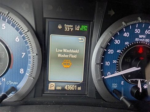 Used 2020 Toyota Sienna XLE w/ XLE Navigation Package image 4