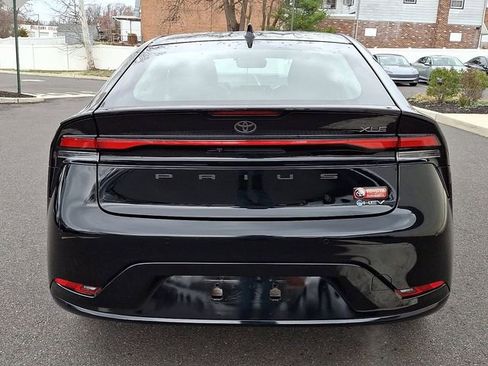 Used 2024 Toyota Prius XLE image 5