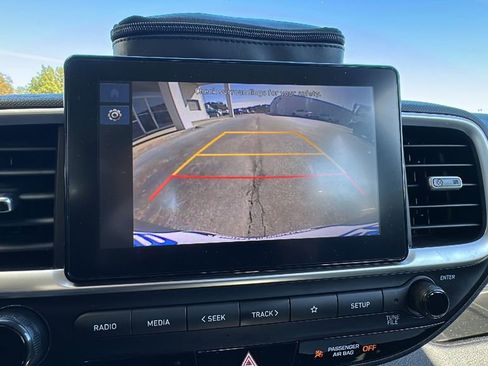 Used 2024 Hyundai Venue SEL image 29
