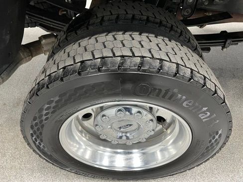 Used 2025 Ford F450 Platinum w/ FX4 Off-Road Package AWD/4WD image 17