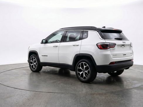 Used 2025 Jeep Compass Limited AWD/4WD image 6