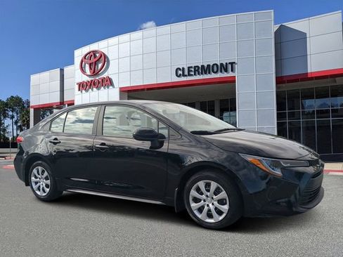 Certified 2025 Toyota Corolla LE image 1