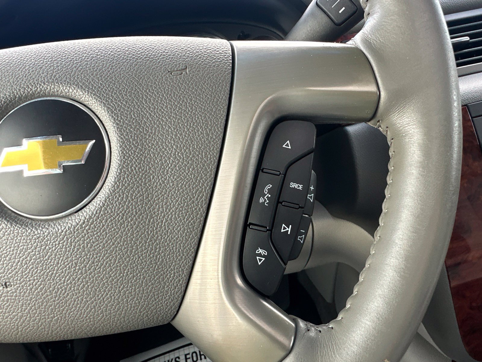 Used 2013 Chevrolet Avalanche LTZ AWD/4WD image 54