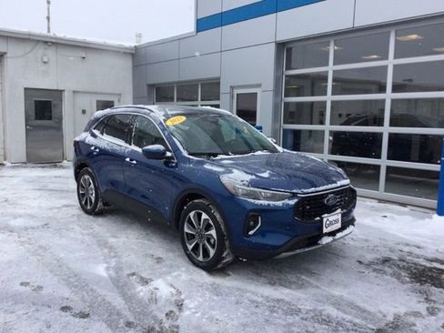 Used 2023 Ford Escape Platinum w/ Class II Trailer Tow Package image 2