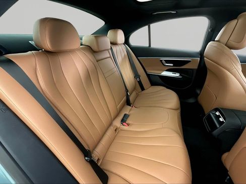 New 2026 Mercedes-Benz E 350 4MATIC Sedan image 19
