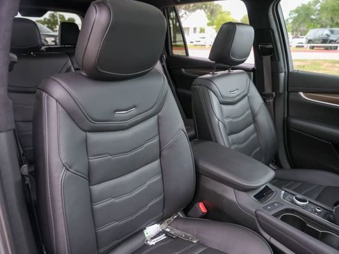 Certified 2025 Cadillac XT6 Premium Luxury w/ Platinum Package AWD/4WD image 31