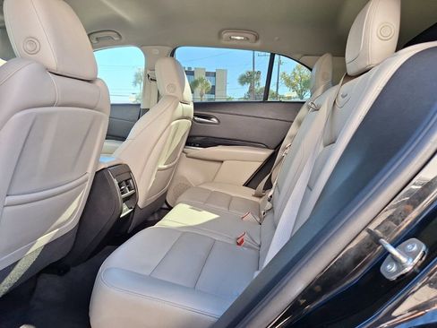 Used 2023 Cadillac XT4 Premium Luxury image 10