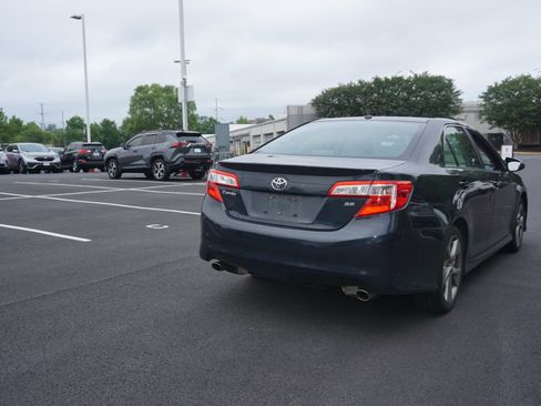 Used 2013 Toyota Camry SE FWD image 3