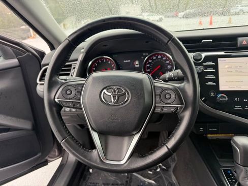 Used 2019 Toyota Camry XSE image 14
