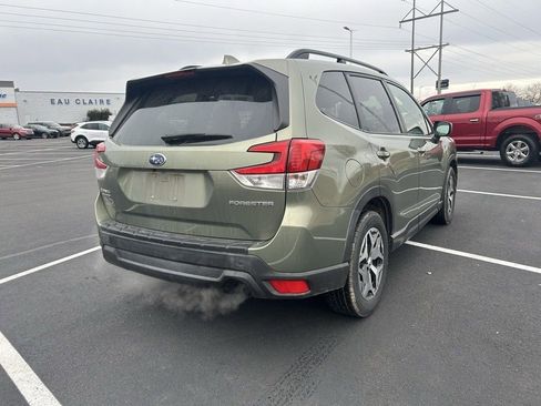 Used 2019 Subaru Forester Premium w/ All-Weather Package image 4