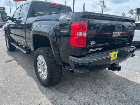 Used 2015 GMC Sierra 2500 Denali w/ Driver Alert Package AWD/4WD image 5