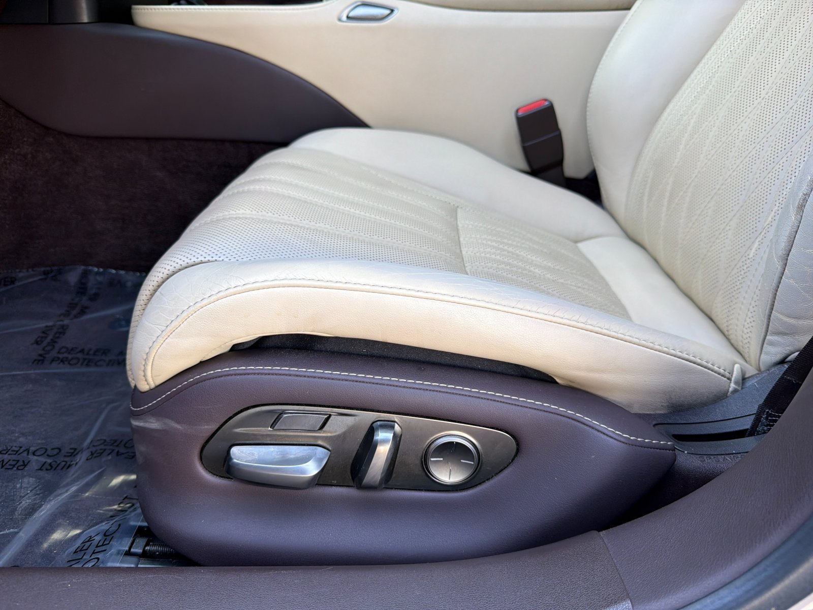 Used 2018 Lexus LS 500h w/ Interior Upgrade Package RWD image 13