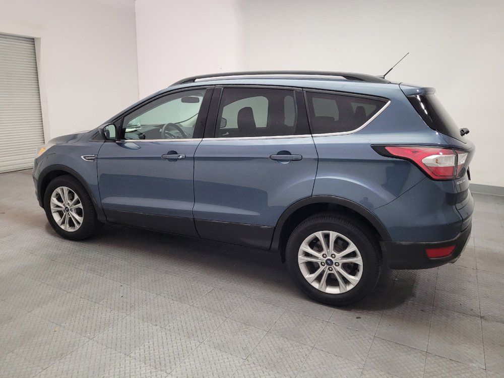 Used 2018 Ford Escape SE FWD image 3