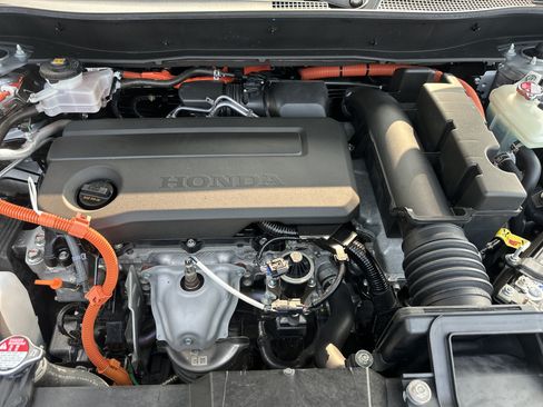 Used 2025 Honda CR-V Sport image 9