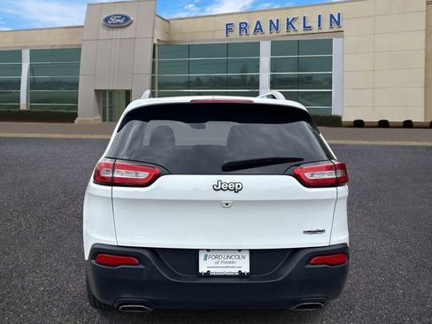 Used 2017 Jeep Cherokee Latitude w/ Comfort/Convenience Group FWD image 6