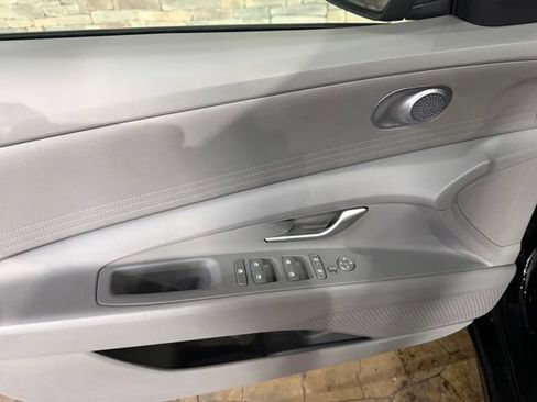 New 2026 Hyundai Elantra SE FWD image 9