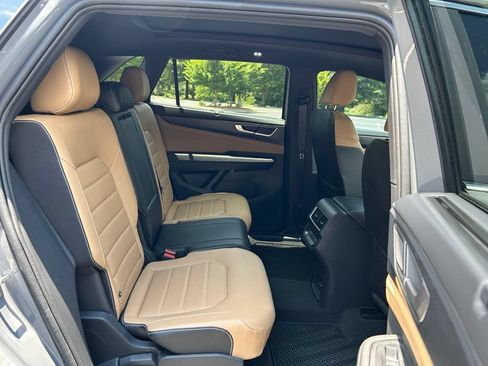Used 2024 Volkswagen Atlas Cross Sport SEL R-Line AWD/4WD image 51