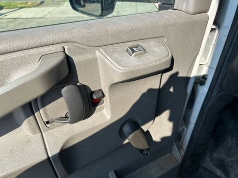 Used 2017 Chevrolet Express 3500 3500 3DR EXTENDED CARGO VAN/V8 image 9