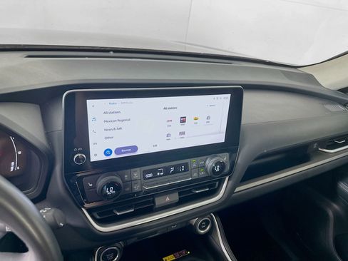 Used 2025 Toyota Grand Highlander FWD image 19