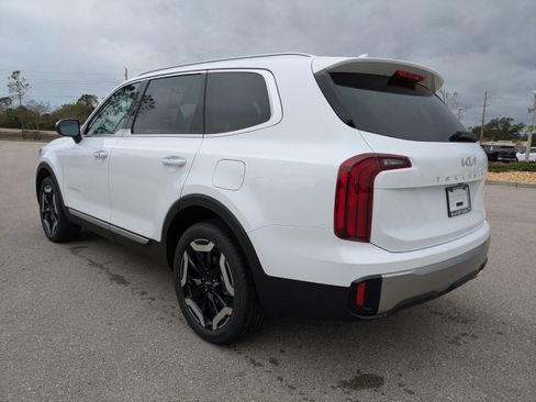 New 2025 Kia Telluride S image 7