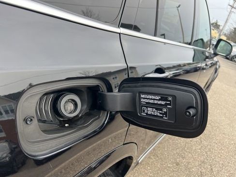 Certified 2023 Volvo XC90 B6 Plus w/ Protection Package Premier image 16