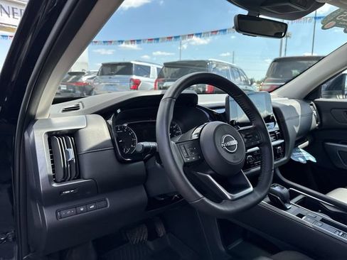 Used 2025 Nissan Pathfinder SL w/ Cargo Package FWD image 9