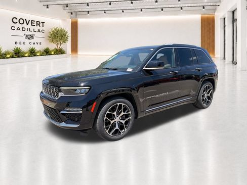 Used 2023 Jeep Grand Cherokee Summit AWD/4WD image 4