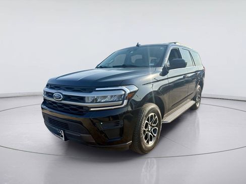 Used 2023 Ford Expedition XLT RWD image 9