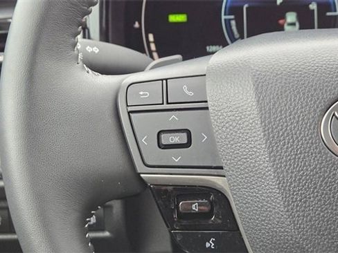 Certified 2025 Toyota Camry SE image 9