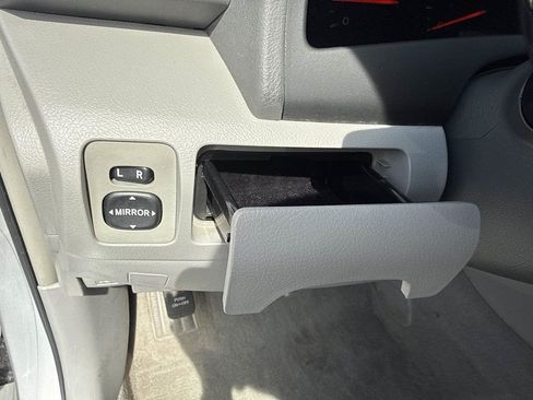 Used 2009 Toyota Camry FWD image 23