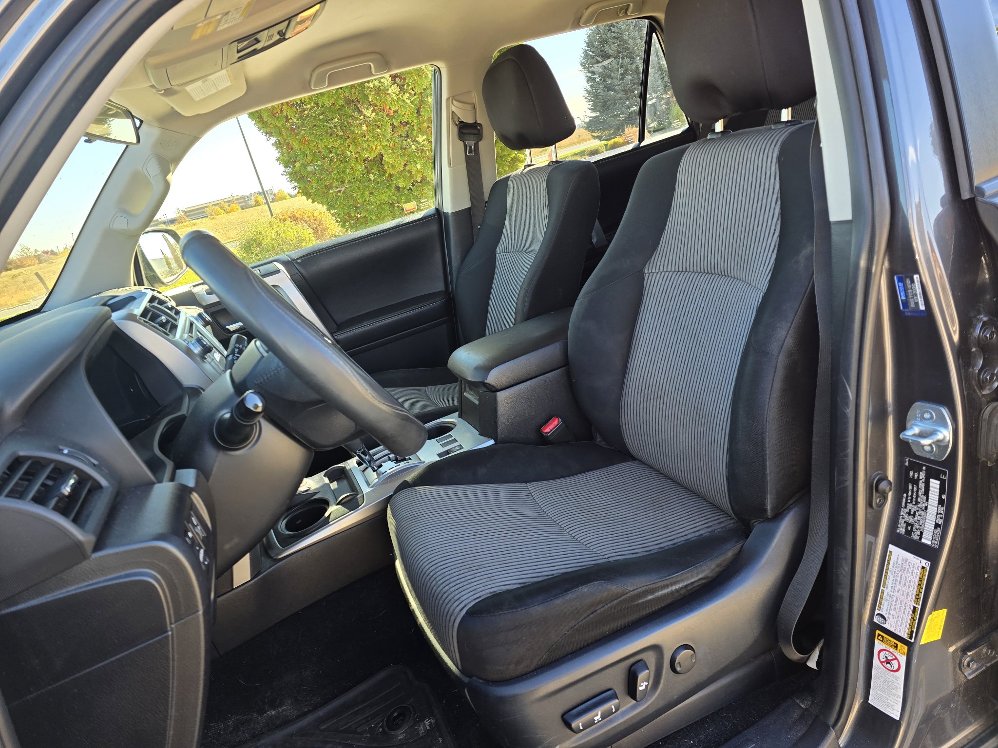 Used 2016 Toyota 4Runner SR5 AWD/4WD image 12