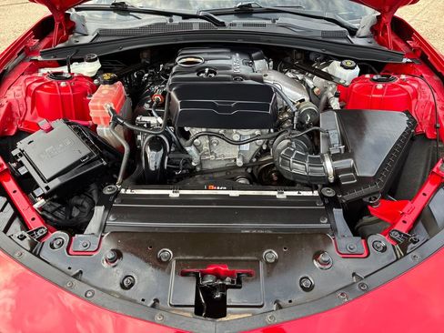 Used 2021 Chevrolet Camaro LT RWD image 23