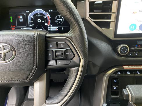 Used 2025 Toyota Tundra Limited image 34