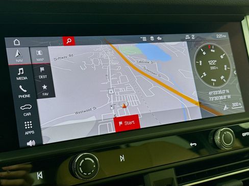 Certified 2023 Porsche Macan image 18