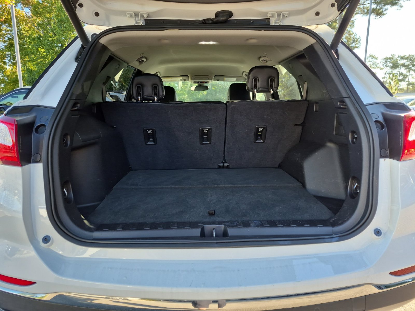 Used 2018 Chevrolet Equinox LT AWD/4WD image 29