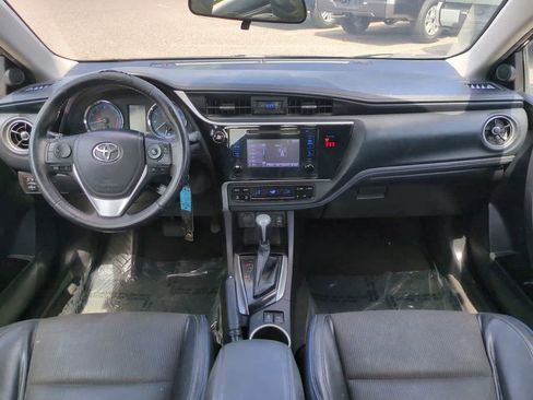 Used 2018 Toyota Corolla SE FWD image 14