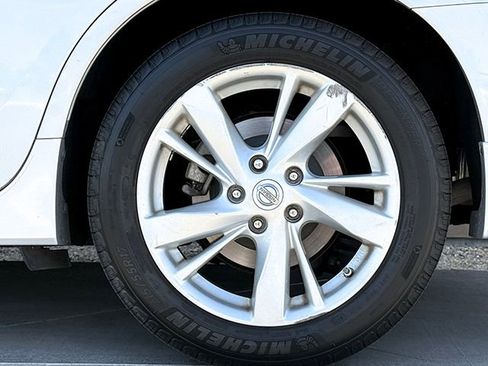 Used 2015 Nissan Altima 2.5 SV w/ Convenience Package FWD image 25