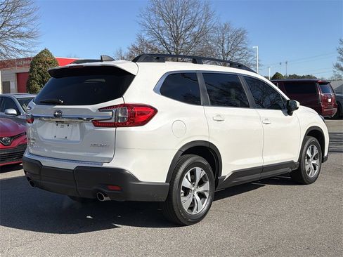 Used 2025 Subaru Ascent Premium w/ Premium Package image 3