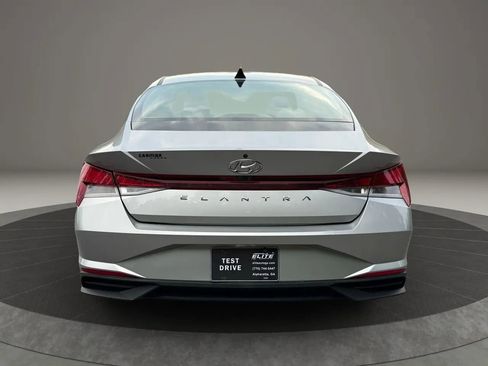 Used 2021 Hyundai Elantra SEL w/ Convenience Package image 4