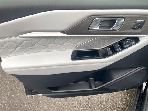 New 2026 Ford Explorer Platinum w/ LUX Leather Package image 17