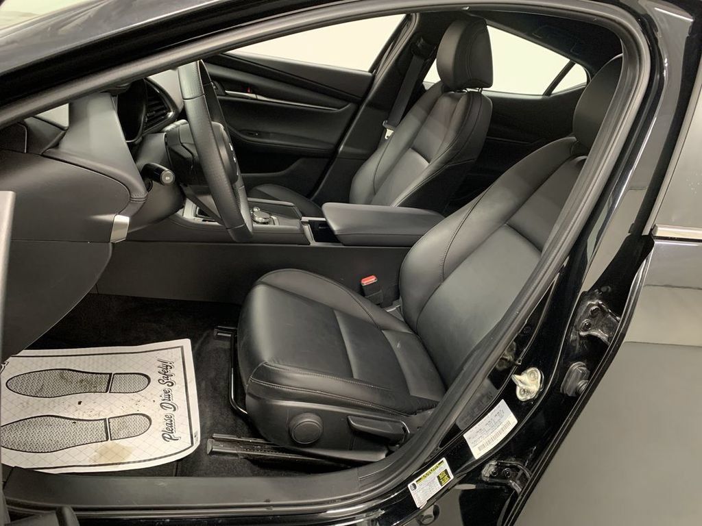 Used 2022 MAZDA MAZDA3 s FWD image 9