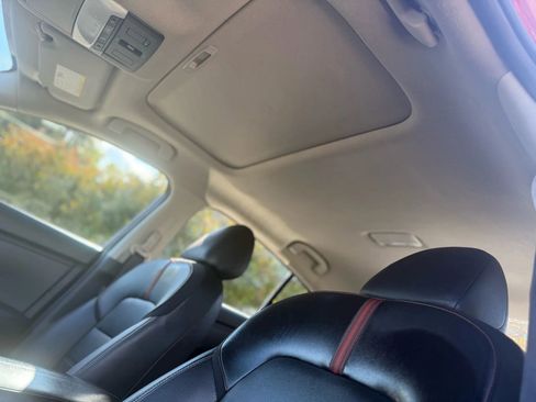 Used 2023 Nissan Sentra SR w/ SR Premium Package image 15