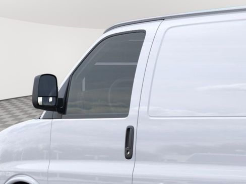 New 2026 Chevrolet Express 2500 Extended RWD image 13