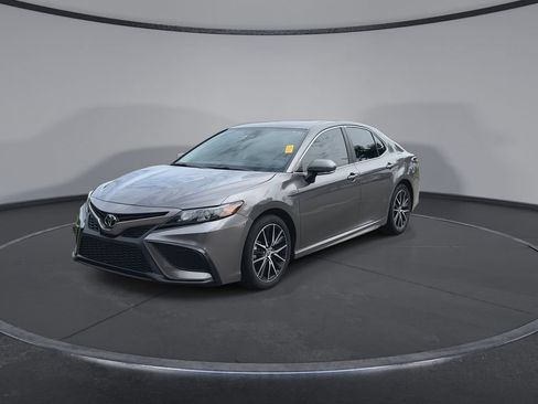 Certified 2024 Toyota Camry SE FWD image 4