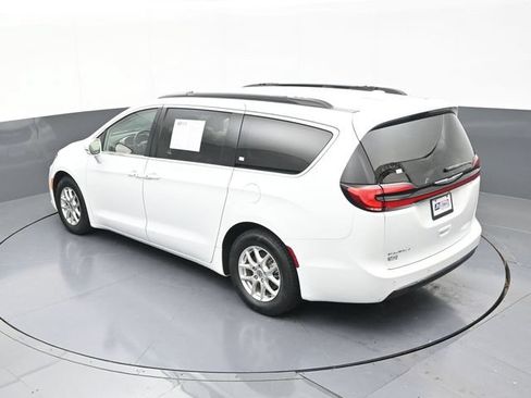 Used 2022 Chrysler Pacifica Touring-L FWD image 58