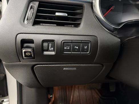 Used 2015 Chevrolet Impala LTZ FWD image 14