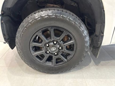 Used 2020 Toyota Tundra SR5 AWD/4WD image 14