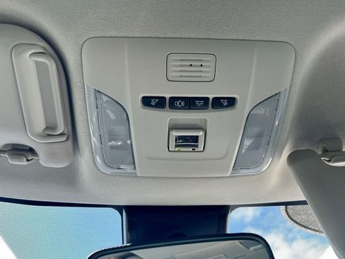 Used 2022 Toyota Corolla LE FWD image 40