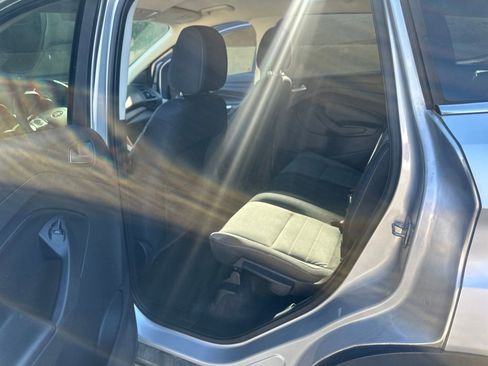 Used 2014 Ford Escape SE w/ Equipment Group 201A FWD image 4